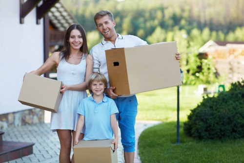 Romford moving truck support for loading furniture and boxes