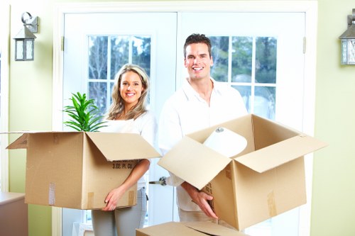 Planning a moving truck hire in Romford with local access considerations
